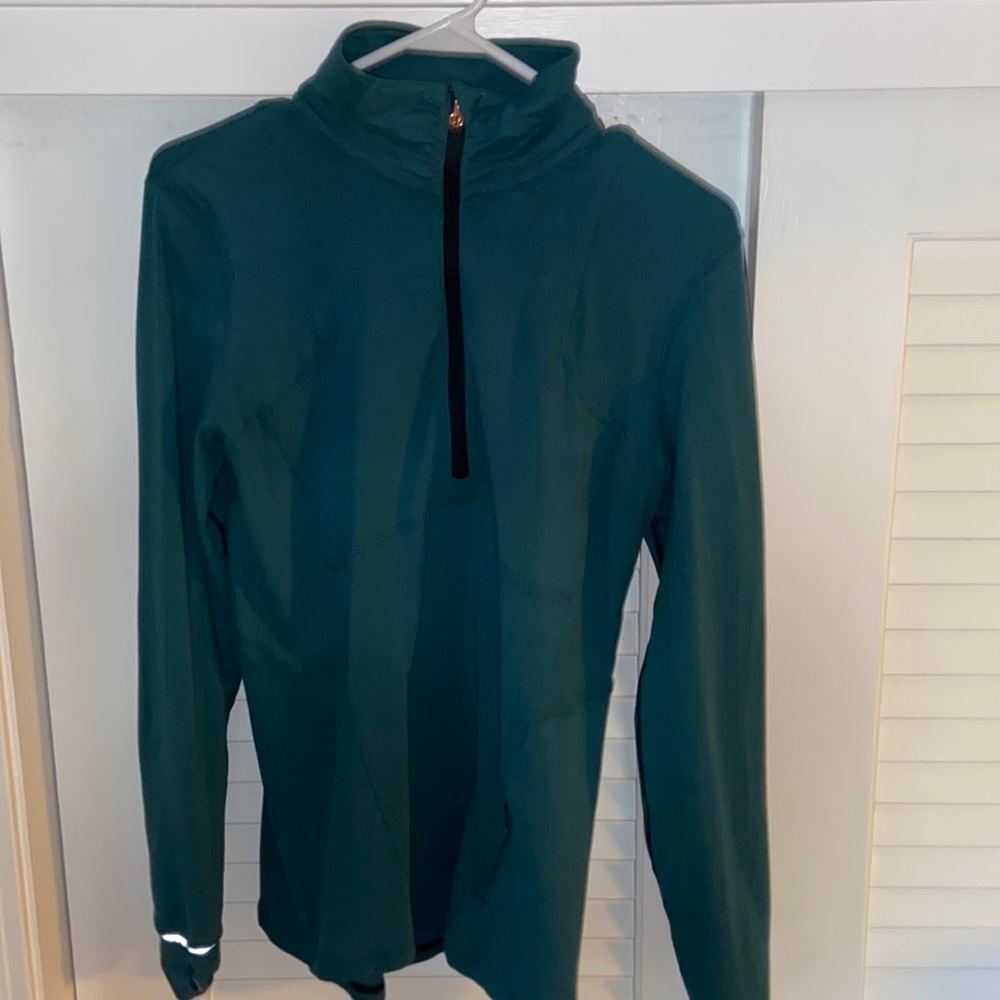 Lululemon Woman’s 1/4 Zip